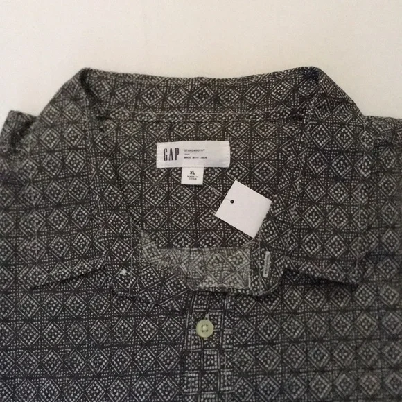 New GAP Men’s Straight Fit Button Up Short Sleeve Island Diamond Print Shirt - Picture 5 of 5